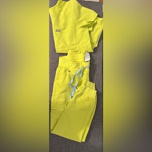 XS Catrina top S Zamora bottoms.